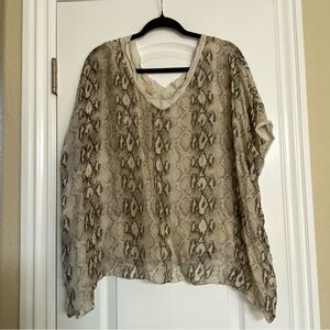 Sosia Made in Italy Snakeskin Snake Print Short Sleeve Loose Blouse